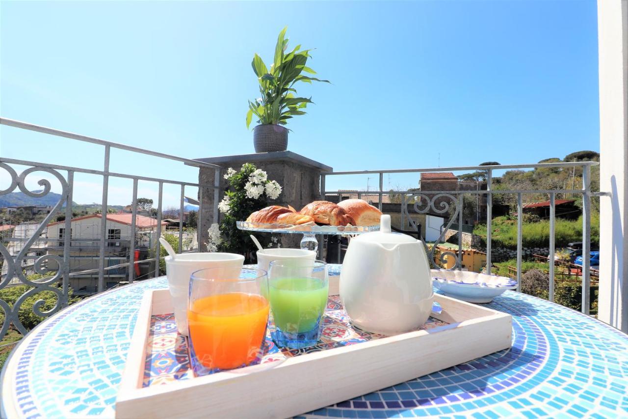 Mary's - De Vivo Realty Apartment *
